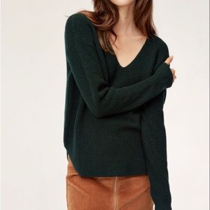 Aritzia Wool V Neck Sweater Green Size S